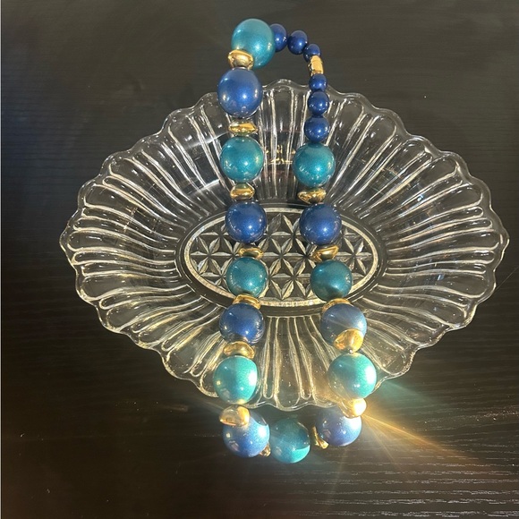 Blue & Teal Chunky Beaded Necklace w/Gold-Tone Accent w vintage jewelry tray - Picture 3 of 6